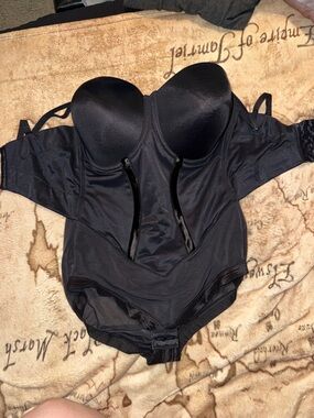 🖤FLEXEES BY MAIDENFORM BLACK SHAPING BODYSUIT SIZE 38DD🖤